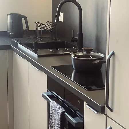 Apartman Premium - Balcony, Fast Wifi, Private Parking *