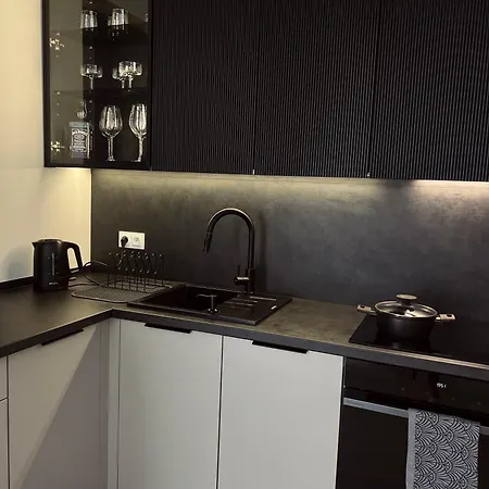 Premium - Balcony, Fast Wifi, Private Parking Apartman